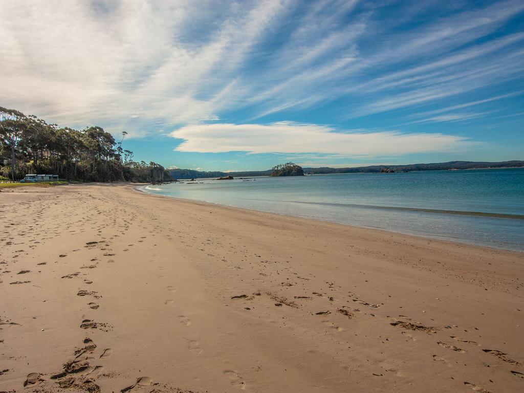 Caseys Beach Holiday Park Sunshine Bay Exteriör bild