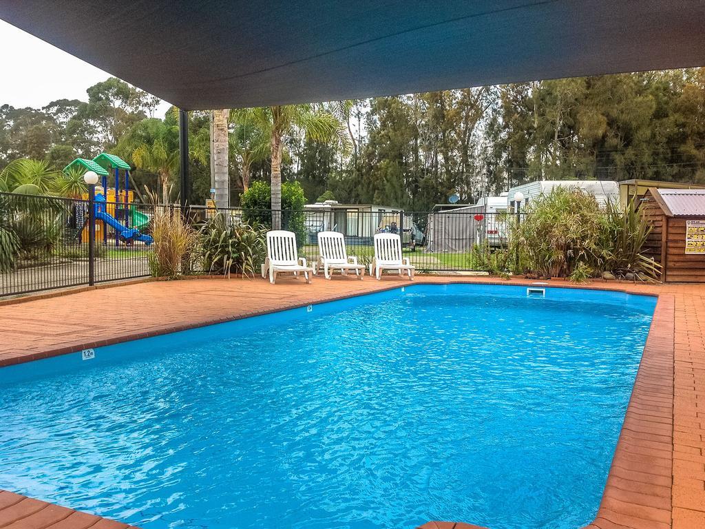 Caseys Beach Holiday Park Sunshine Bay Exteriör bild