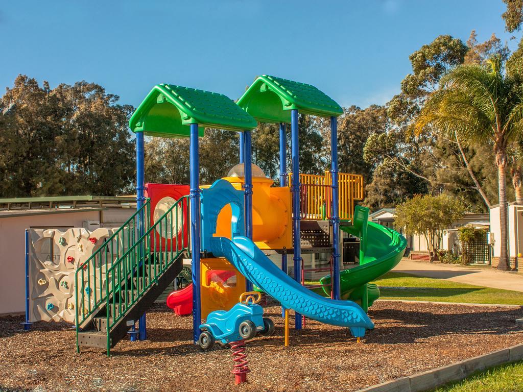 Caseys Beach Holiday Park Sunshine Bay Exteriör bild