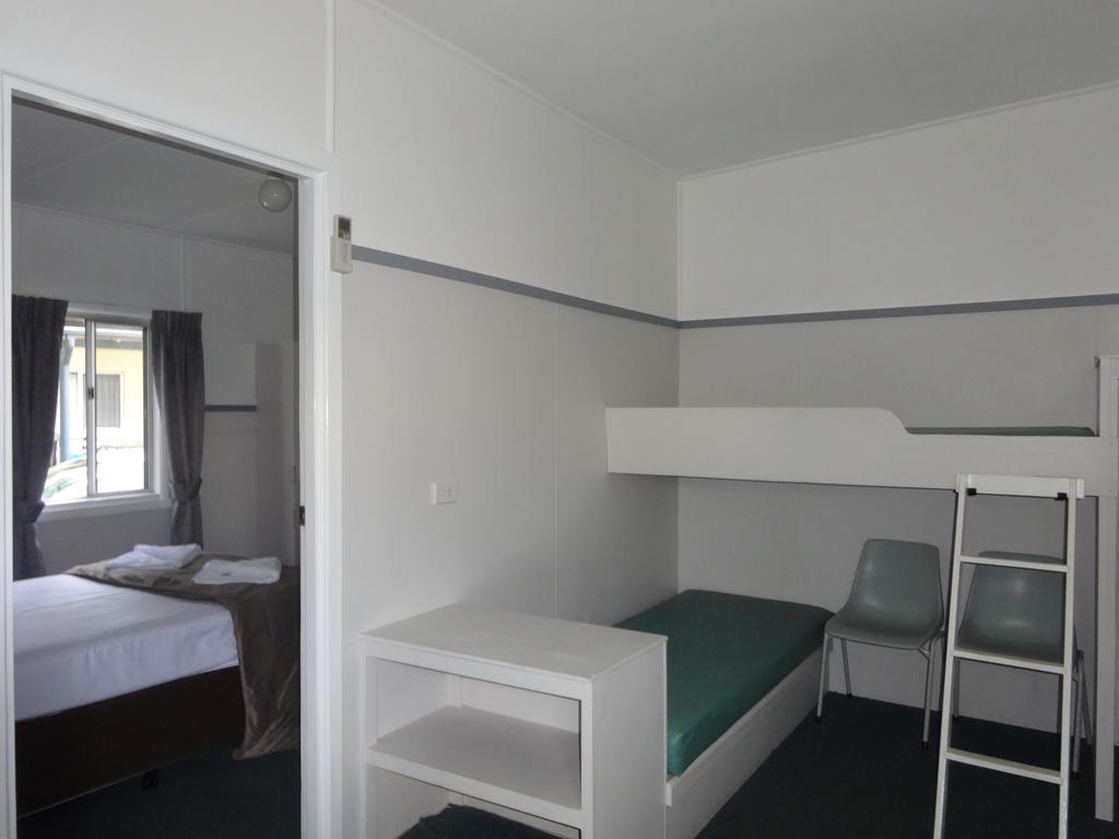 Caseys Beach Holiday Park Sunshine Bay Exteriör bild