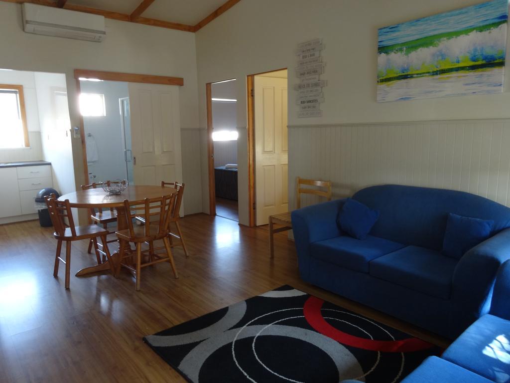 Caseys Beach Holiday Park Sunshine Bay Exteriör bild