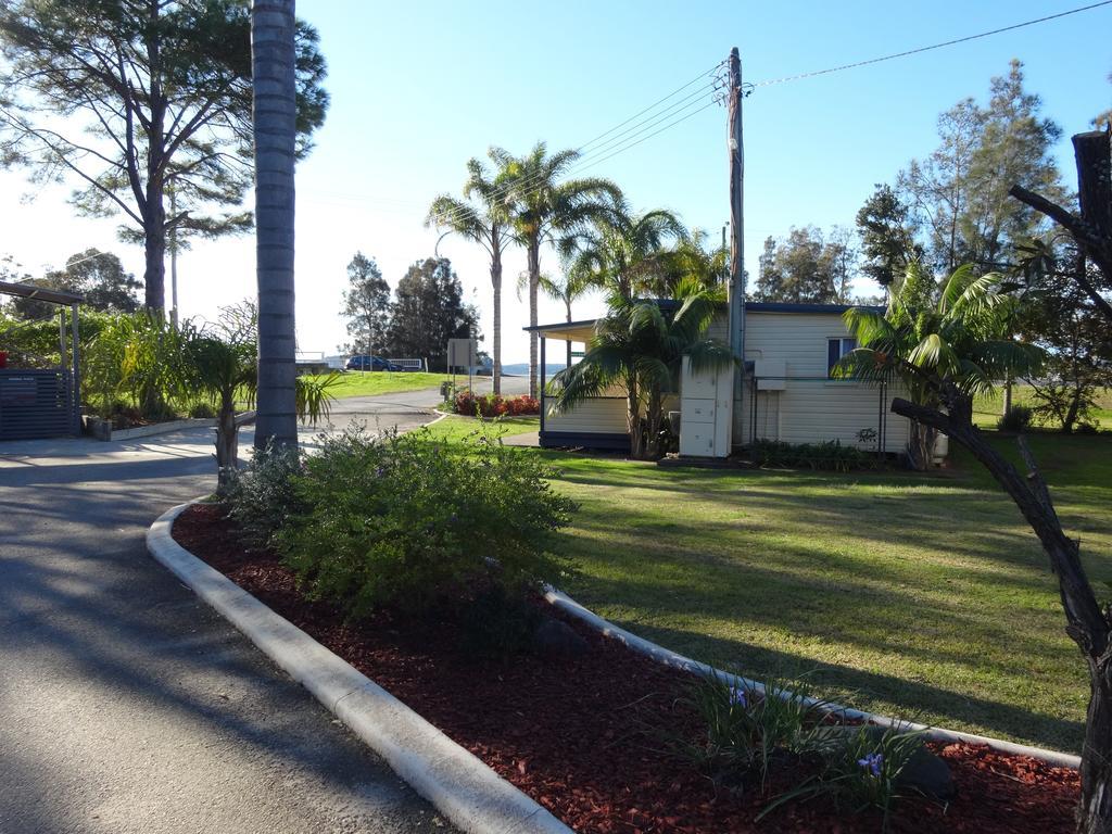 Caseys Beach Holiday Park Sunshine Bay Exteriör bild