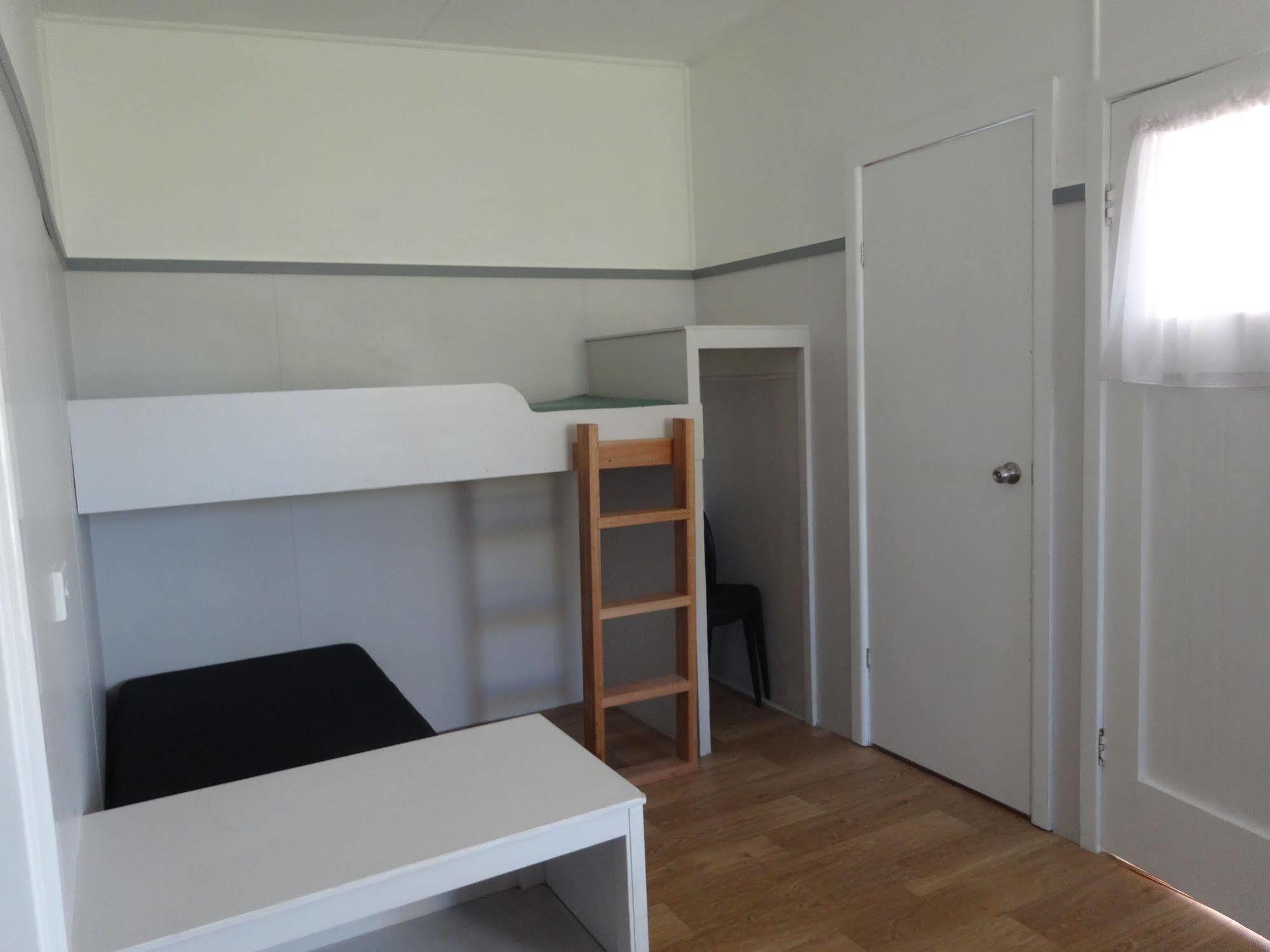 Caseys Beach Holiday Park Sunshine Bay Exteriör bild